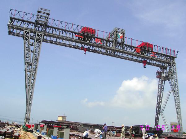 一帆重工MGE型100+50t造船門式起重機(jī)